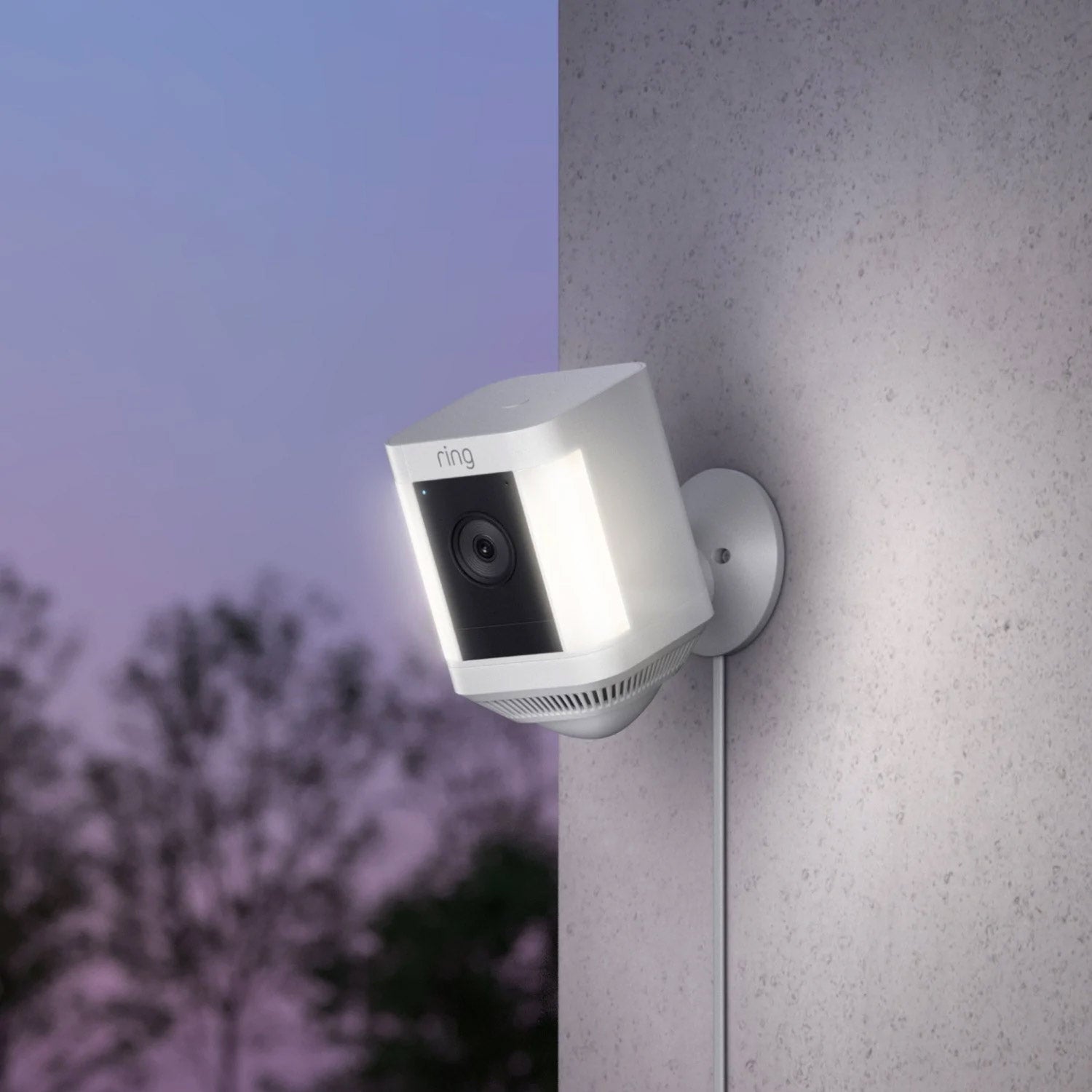 Spotlight Cam Plus (السلكية)