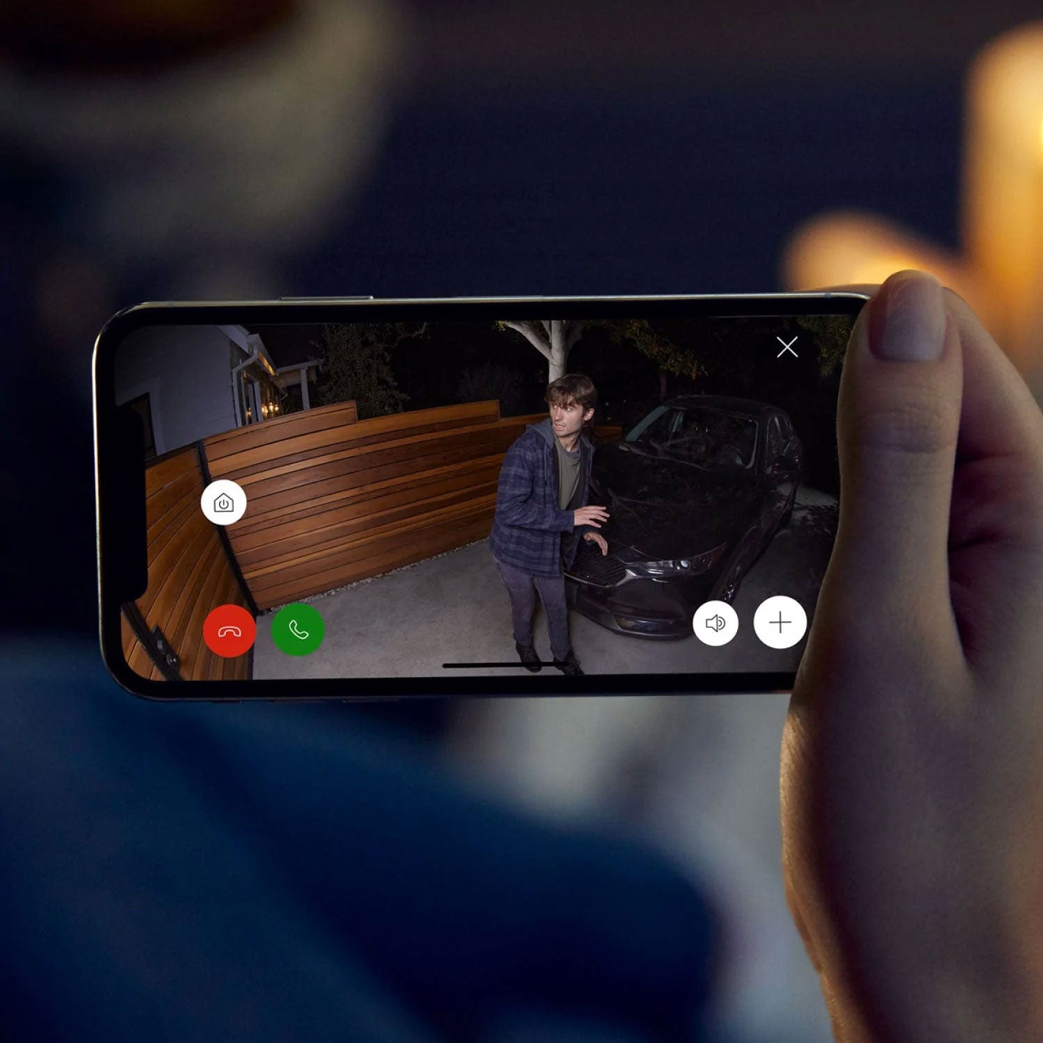 Spotlight Cam Plus (السلكية)