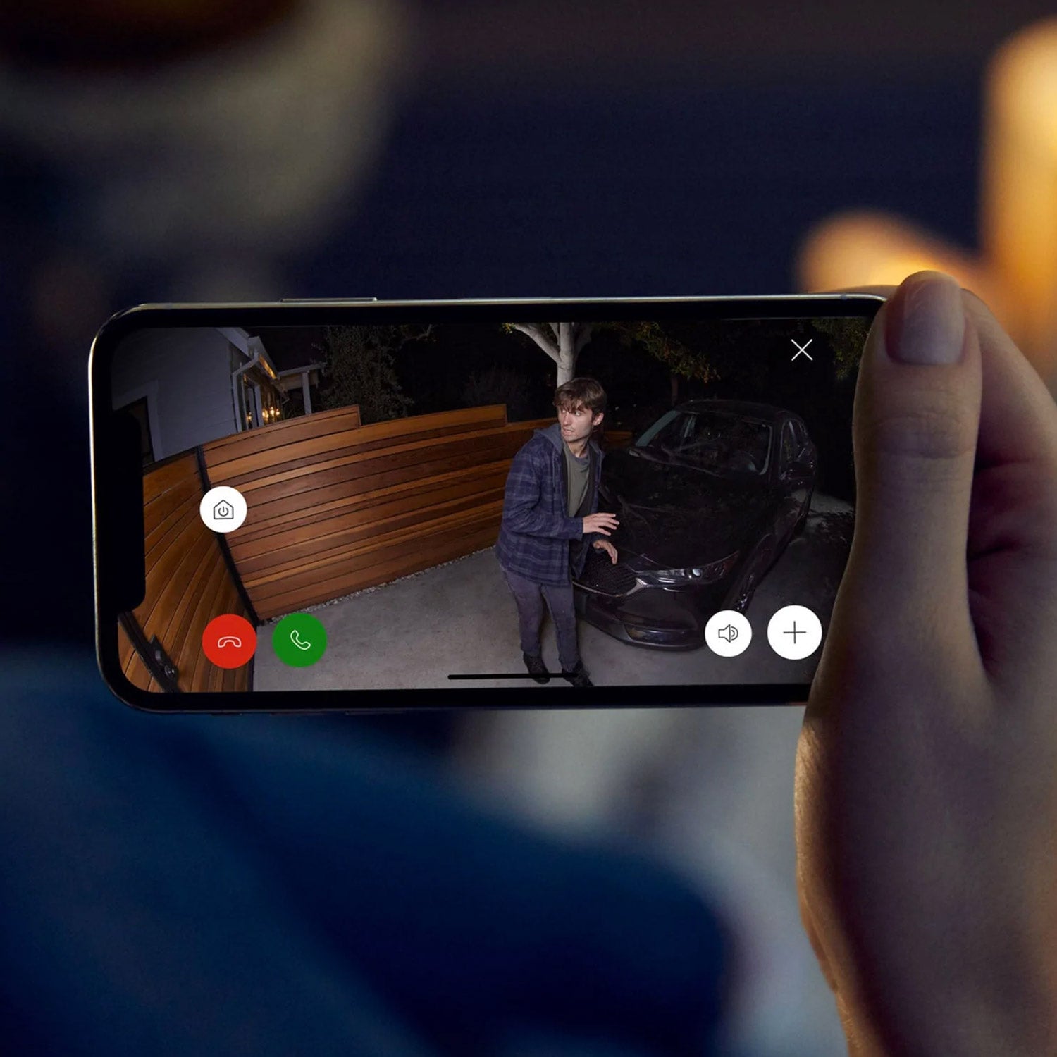 Spotlight Cam Plus (بالطاقة الشمسية)